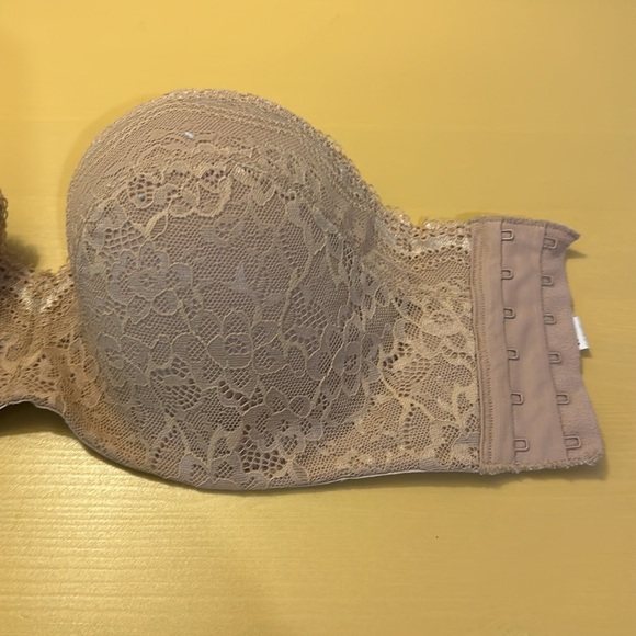 b.tempt’d strapless bra worn once - 34D - Picture 3 of 5